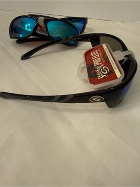 Strike King PRO ELITE POLARIZED SUNGLASSES
100% POLARIZED Black Frame